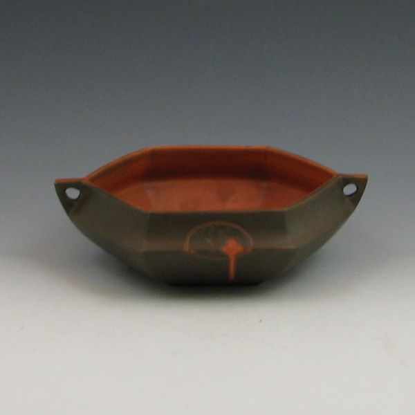 Appraisal: Roseville Hexagon - '' handled bowl Marked with Rv ink