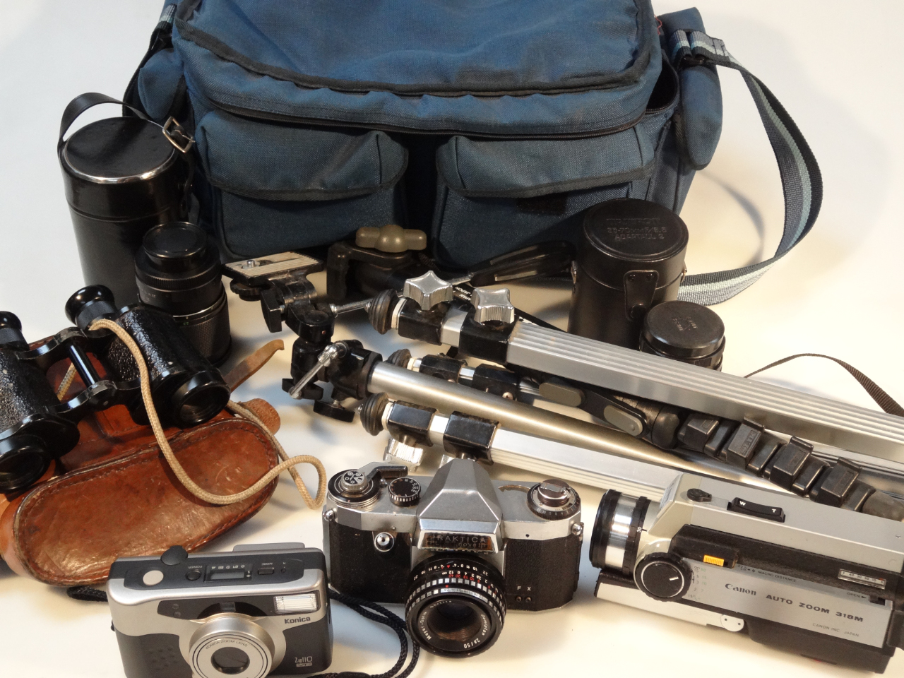 Appraisal: A quantity of camera equipment etc to include a Tamron