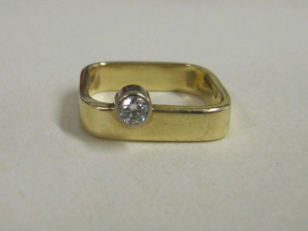 Appraisal: Nine carat gold diamond set square ring