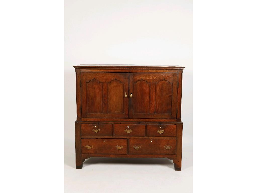 Appraisal: AN TH CENTURY OAK PRESS CUPBOARD the rectangular top with