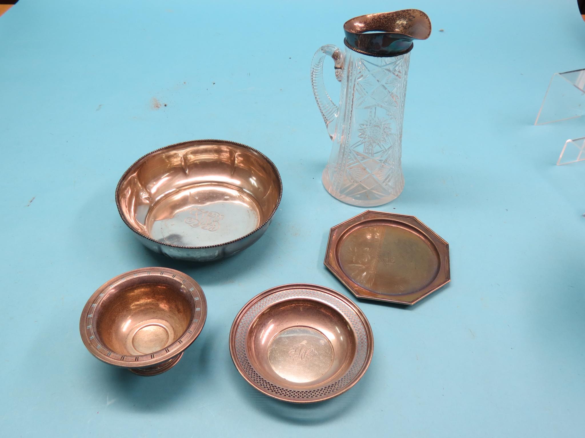 Appraisal: Sterling silver bowl with bead border in two smaller bowls