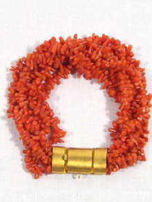 Appraisal: A strand branch coral bracelet with yellow metal tests high