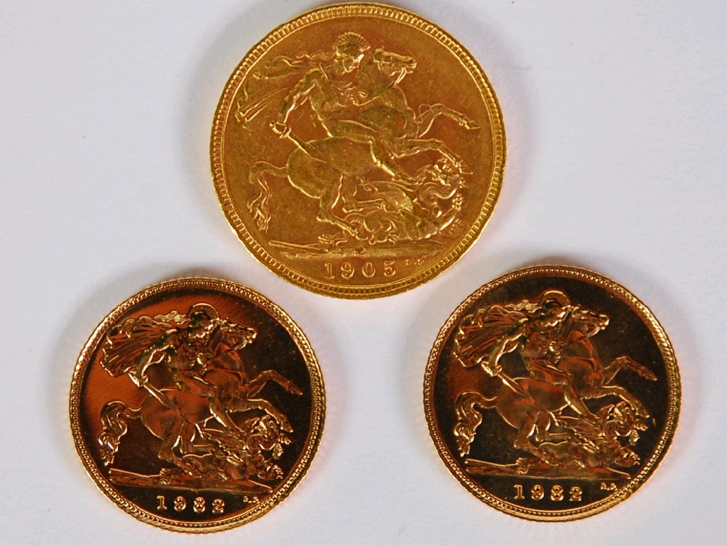 Appraisal: EDWARD VII GOLD SOVEREIGN Melbourne mint and TWO ELIZABETH II