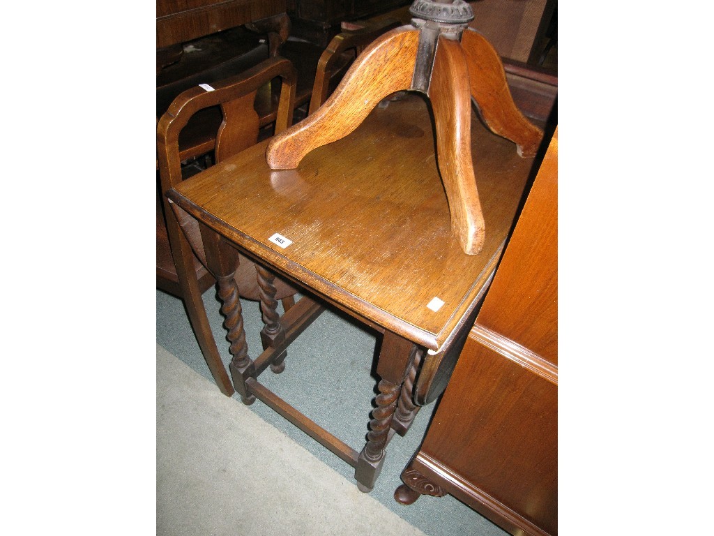 Appraisal: Oak barley twist gateleg table