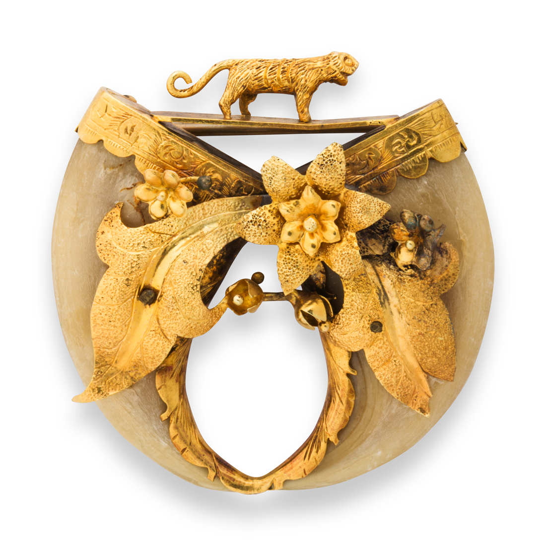 Appraisal: AN VICTORIAN TIGER CLAW AND FOURTEEN KARAT GOLD BROOCH An