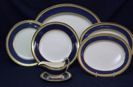 Appraisal: Extensive Spode Copelands dinner service with bands of blue and