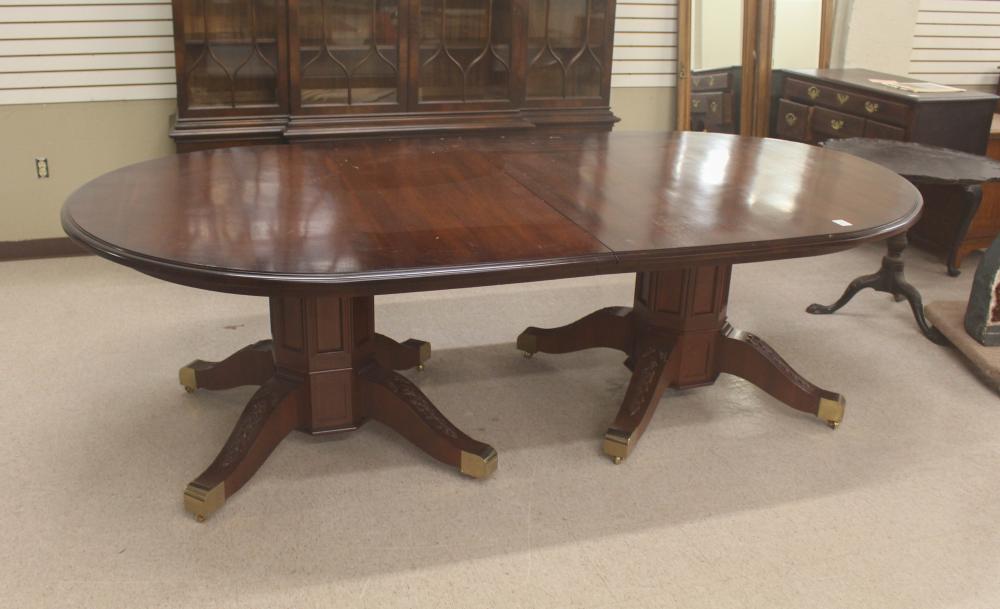 Appraisal: FEDERAL STYLE MAHOGANY BANQUET TABLE WITH LEAF the oblong top