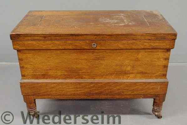 Appraisal: Small oak storage chest c with three small interior drawers