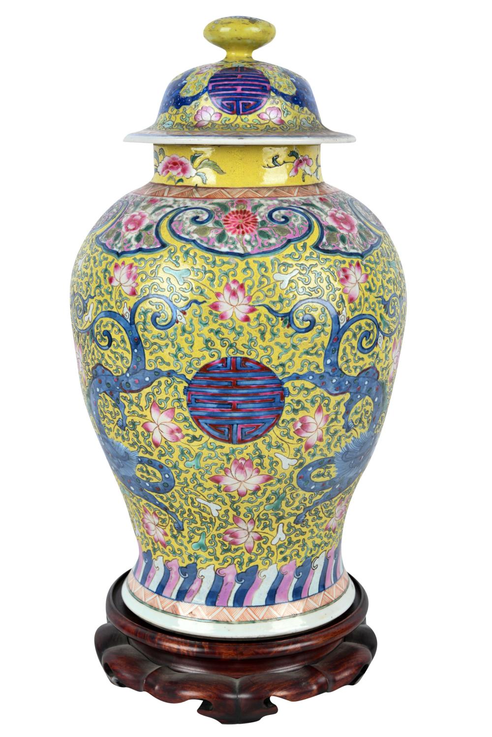 Appraisal: CHINESE PORCELAIN COVERED JARunmarked Provenance The Eva and Loran Whitelock