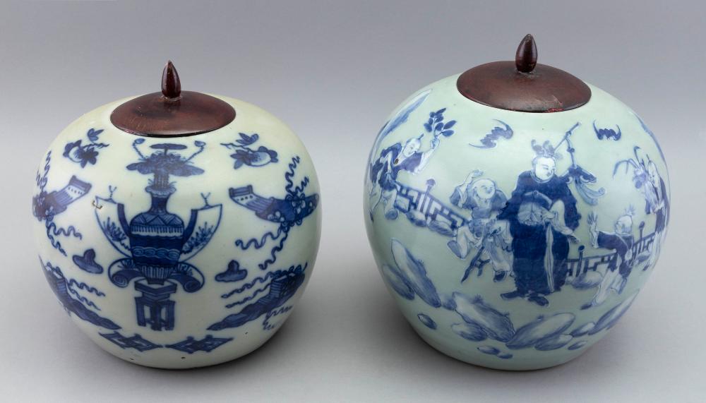 Appraisal: TWO SIMILAR CHINESE PORCELAIN GINGER JARS WITH WOOD COVERS LATE