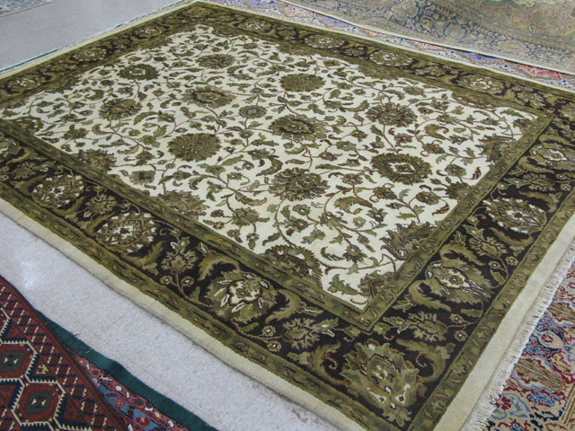 Appraisal: ORIENTAL AGRA CARPET Persian Kashan design overall floral pattern on