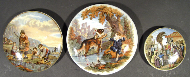 Appraisal: Three Victorian Prattware pot lids of graduated size each printed