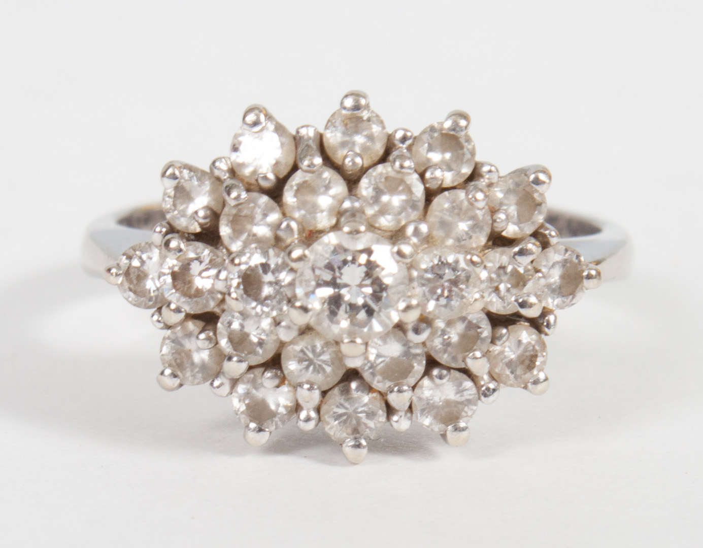 Appraisal: Lady's K white gold diamond cluster ring marked Smyth size