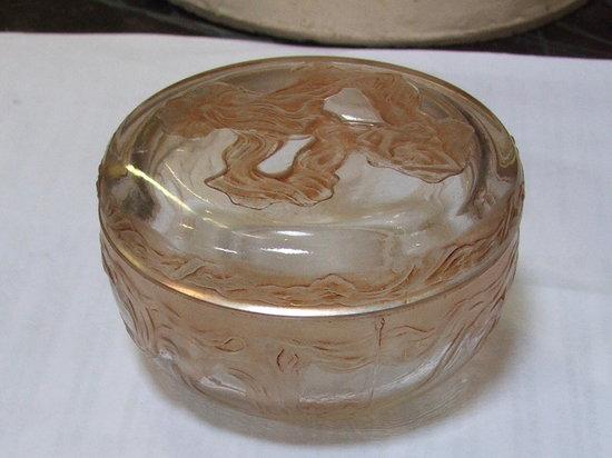 Appraisal: A LALIQUE CIRCULAR POWDER JAR AND COVER manufactured for COTY