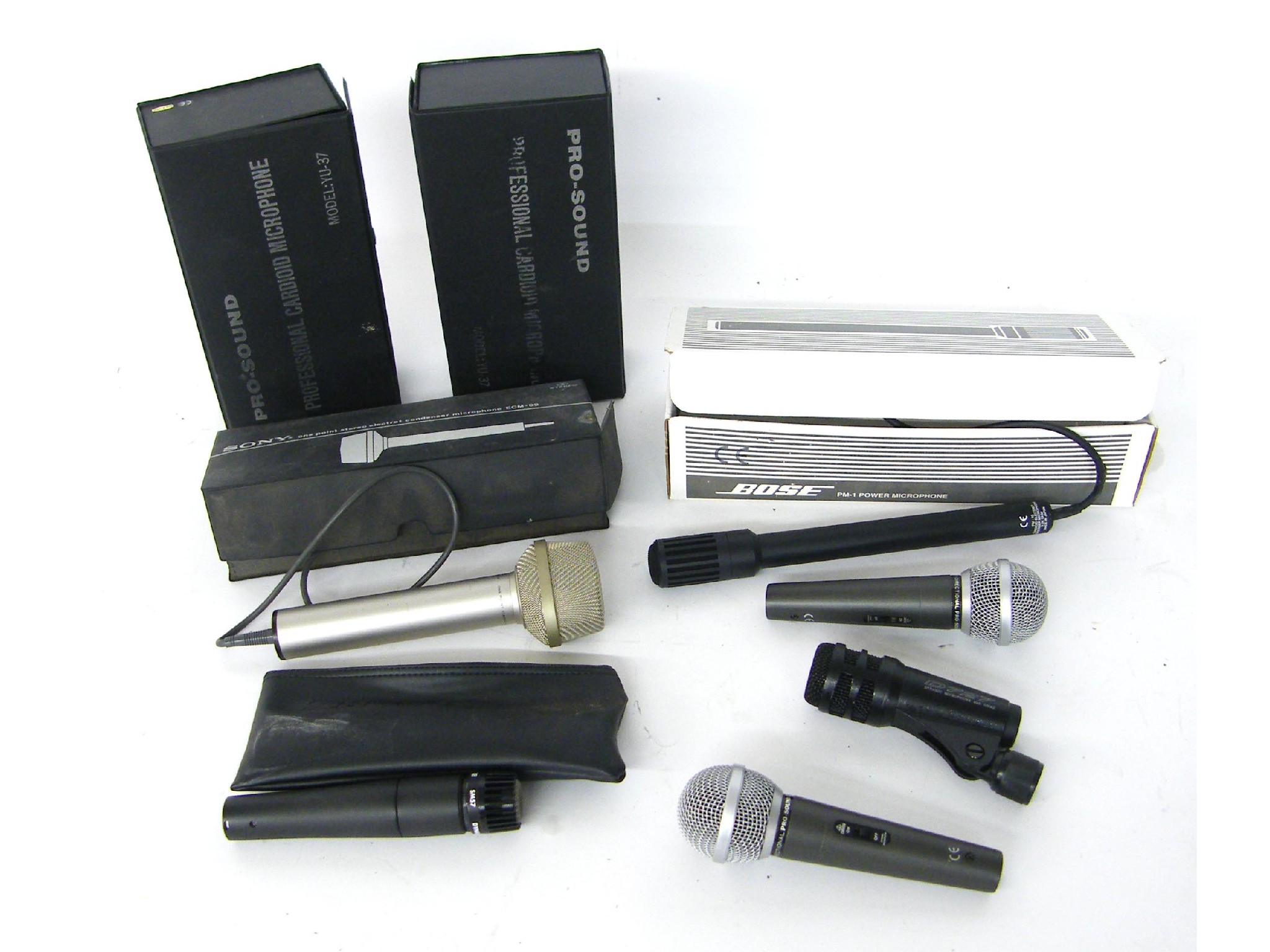 Appraisal: Shure SM microphone together with five other various budget microphones