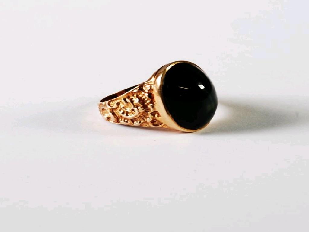 Appraisal: ct GOLD POSSIBLY CABOCHON VEINED BLACK ONLY SET GENTS RING