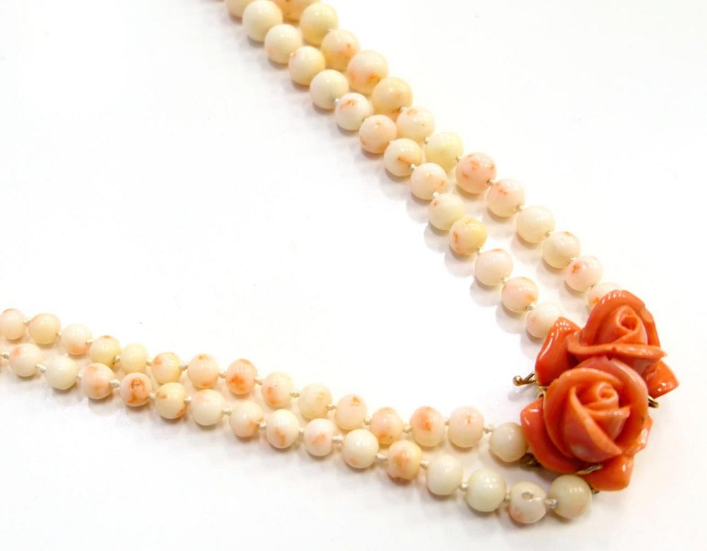 Appraisal: CHINESE ANGLEL SKIN CORAL KT Y G NECKLACE Measures long