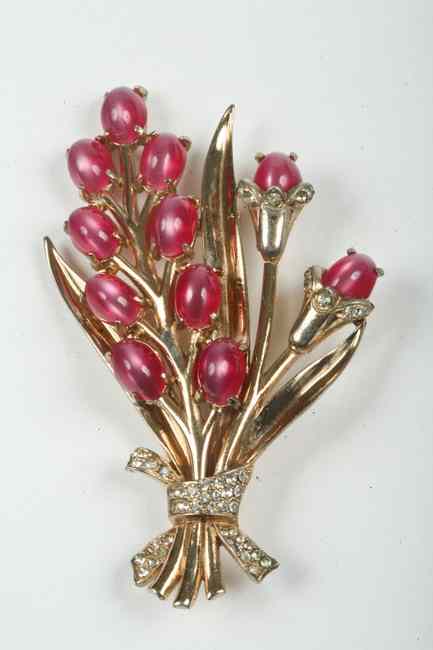 Appraisal: CORO GOLD-TONE FAUX DIAMOND AN FAUX PINK CAT'S EYE FLORAL