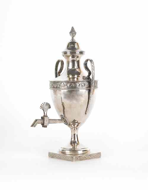 Appraisal: Irish silver water urn ca bearing the touch of John