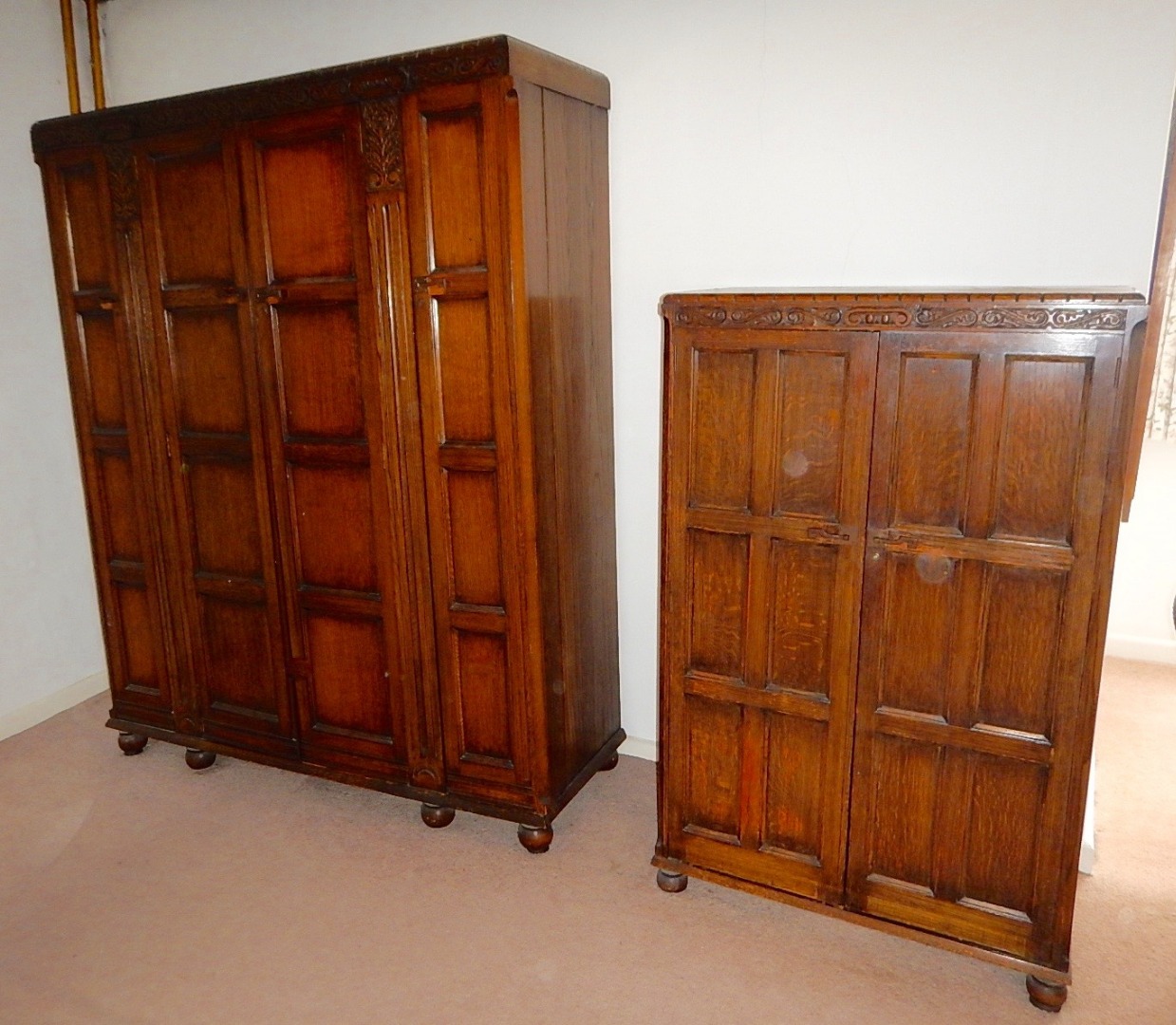 Appraisal: An oak three piece bedroom suite by Waring Gillow Limited