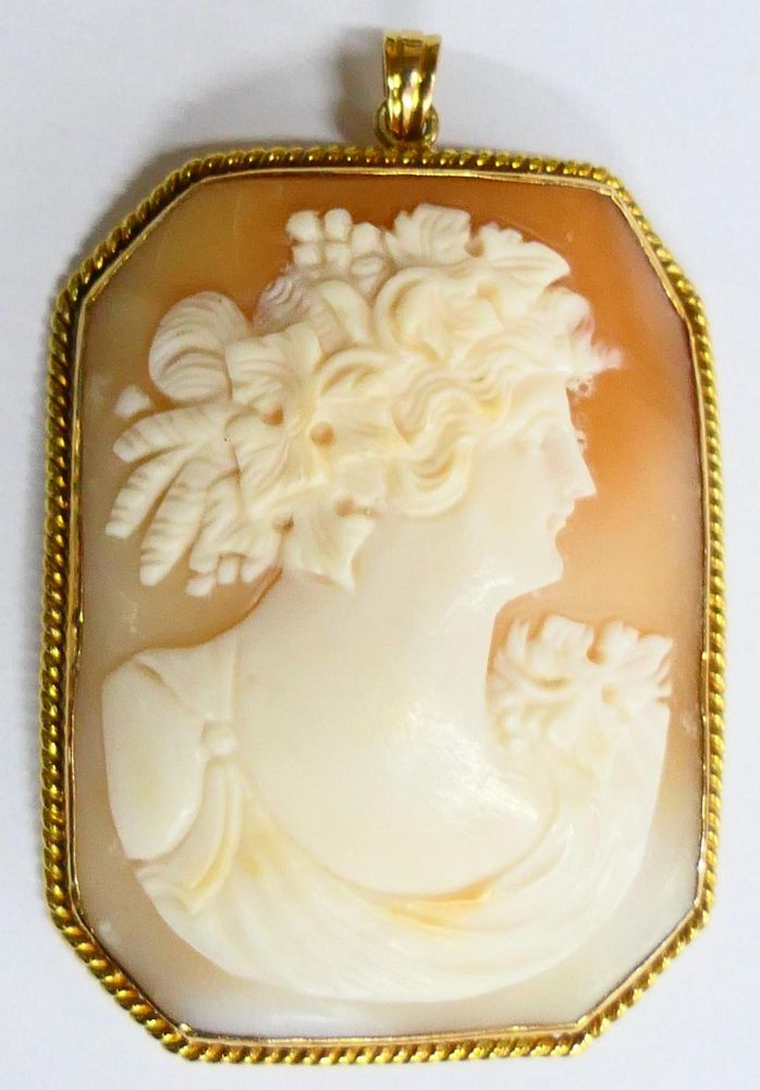 Appraisal: LARGE KT Y GOLD AND SHELL ANTIQUE CAMEO PENDANT Measures