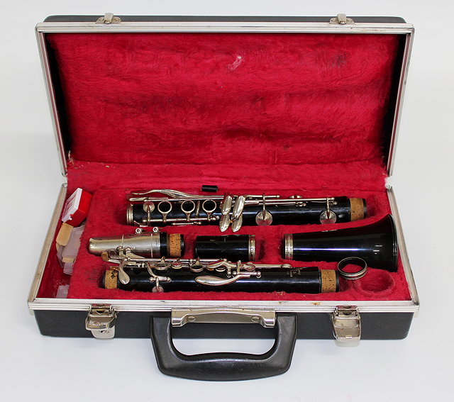 Appraisal: A BOOSEY HAWKES LONDON REGENT ' ' CLARINET in hard