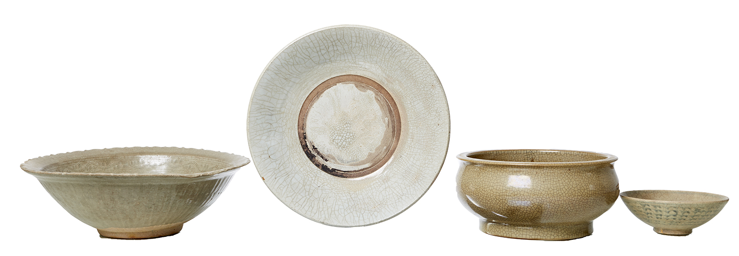 Appraisal: A GROUP OF TH TH CENTURY SAWANHALOK WARES AND CELADON