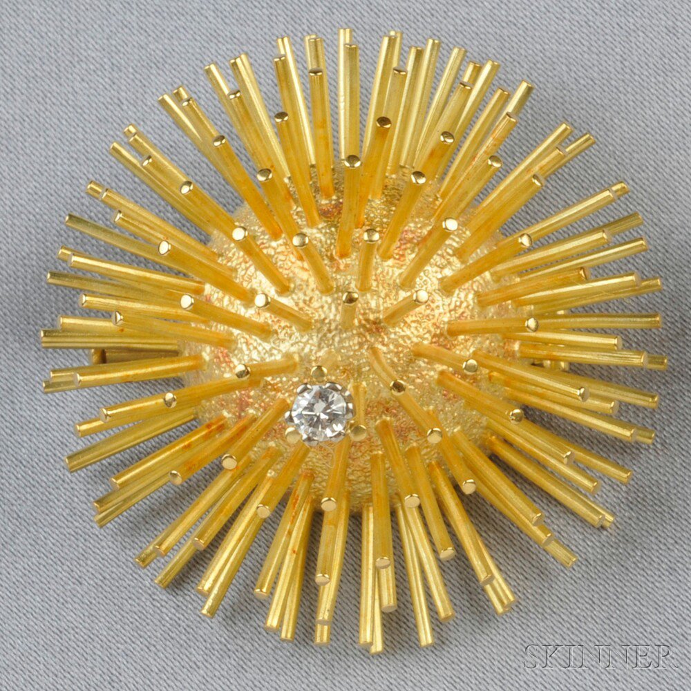 Appraisal: kt Gold and Diamond Brooch designed as a spray with