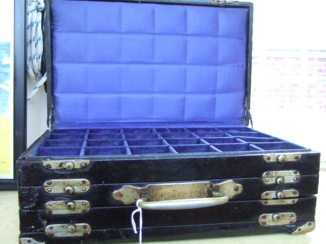 Appraisal: A leather and brass mounted collectors case by 'A L