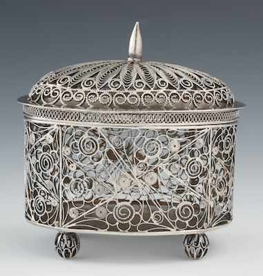 Appraisal: A Chinese Silver Wire Trinket Box Oval shape openwork filagree