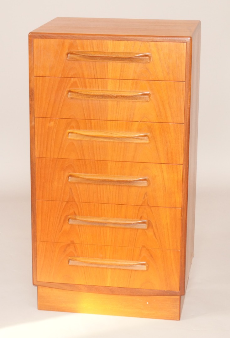 Appraisal: A G-Plan teak retro style chest of six drawers on