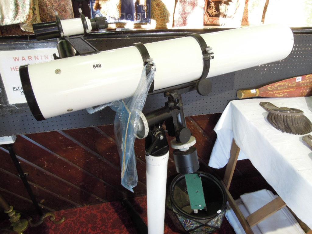 Appraisal: A Russian amateur astronomers telescope with extra lens caps and