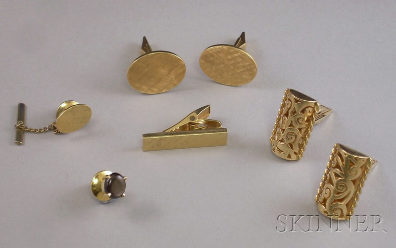 Appraisal: Group of Gentleman's kt Gold Dress Accessories including two pairs