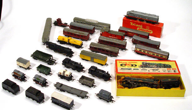 Appraisal: Collection of Triang Gauge railways including boxed 'Princess Elizabeth' locomotive