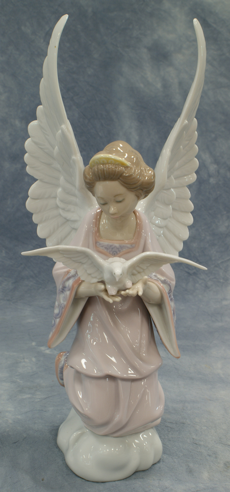 Appraisal: Lladro figurine angel of peace when looking at face of