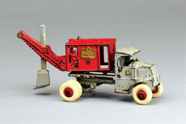 Appraisal: HUBLEY MACK TRUCK Mounted ''General'' digger early grey and red