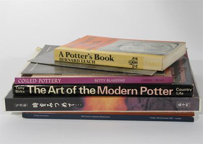 Appraisal: A large collection of studio pottery reference books including A