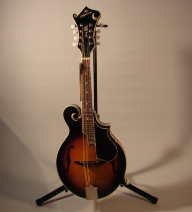 Appraisal: model MM- VS string with sunburst style body SN Excellent