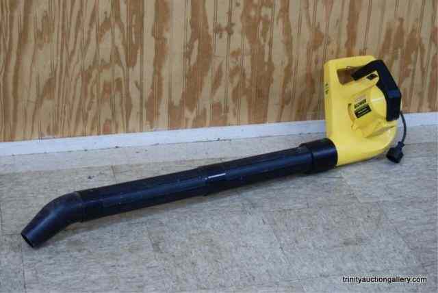 Appraisal: Paramount Electric Leaf Dust BlowerThis is a nice electric yard