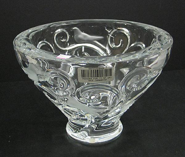 Appraisal: A Lalique frosted and clear glass center bowl Coupe Verona