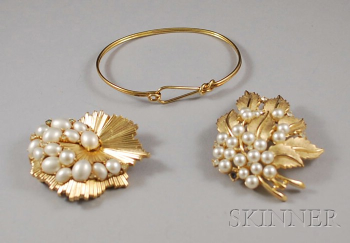 Appraisal: Two Trifari Pearl Costume Brooches and a kt Gold Wire