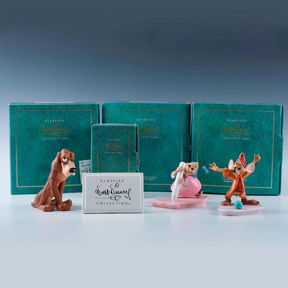 Appraisal: GROUP DISNEY CLASSICS FIGURINES CINDERELLA PLAQUE Jaq Bruno Chalk Mouse