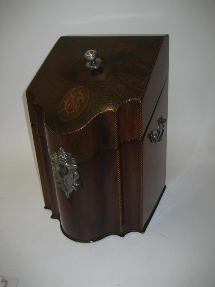 Appraisal: A GEORGE III MAHOGANY KNIFE BOX th century of serpentine