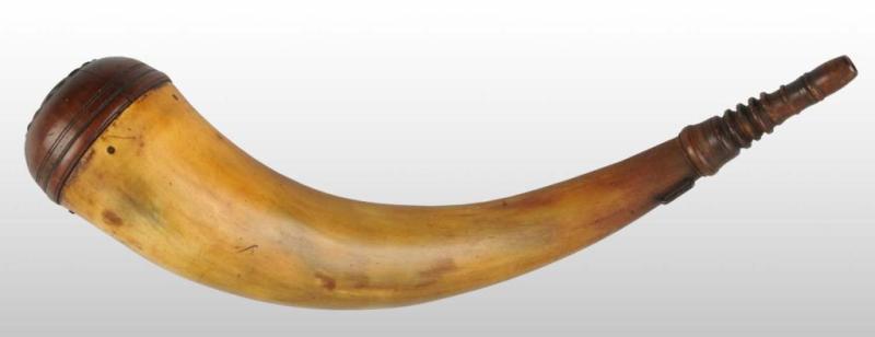 Appraisal: York County-Type Powder Horn Description Original screw tip domed end-plug