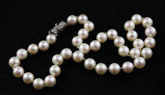 Appraisal: A single strand cultured pearl necklace with ct white gold