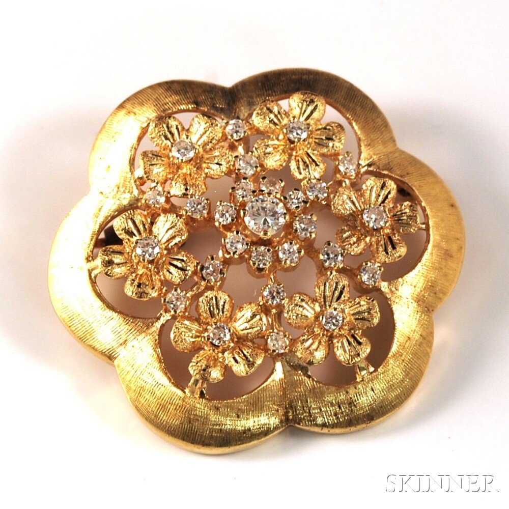 Appraisal: kt Gold and Diamond Floriform Cluster Brooch the brushed gold