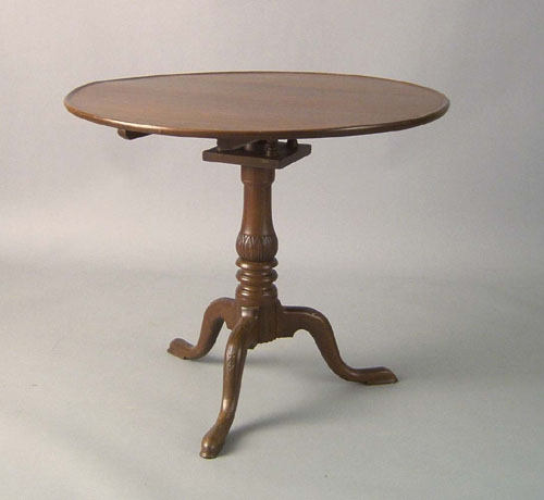 Appraisal: Queen Anne walnut tea table late th c the dish