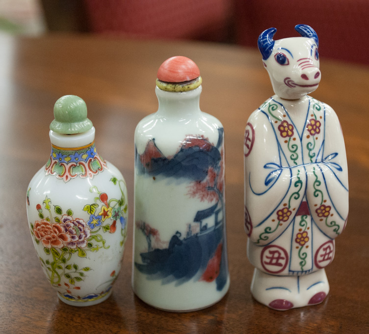 Appraisal: THREE CHINESE SNUFF BOTTLES - H enameled white glass -