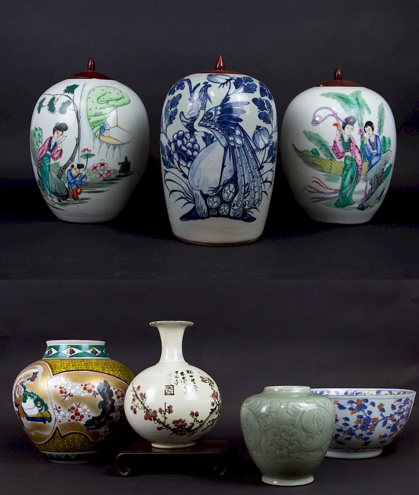 Appraisal: Grouping of th Century Porcelain Chinese and Japanese pieces Including