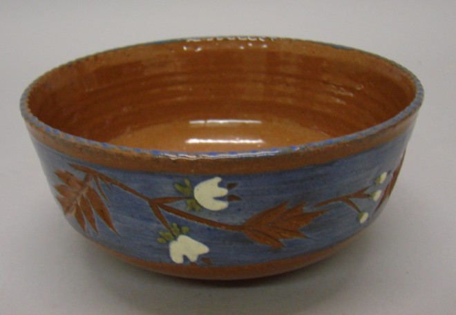 Appraisal: Bowl - Blue brown trim coggle rim leaf design h